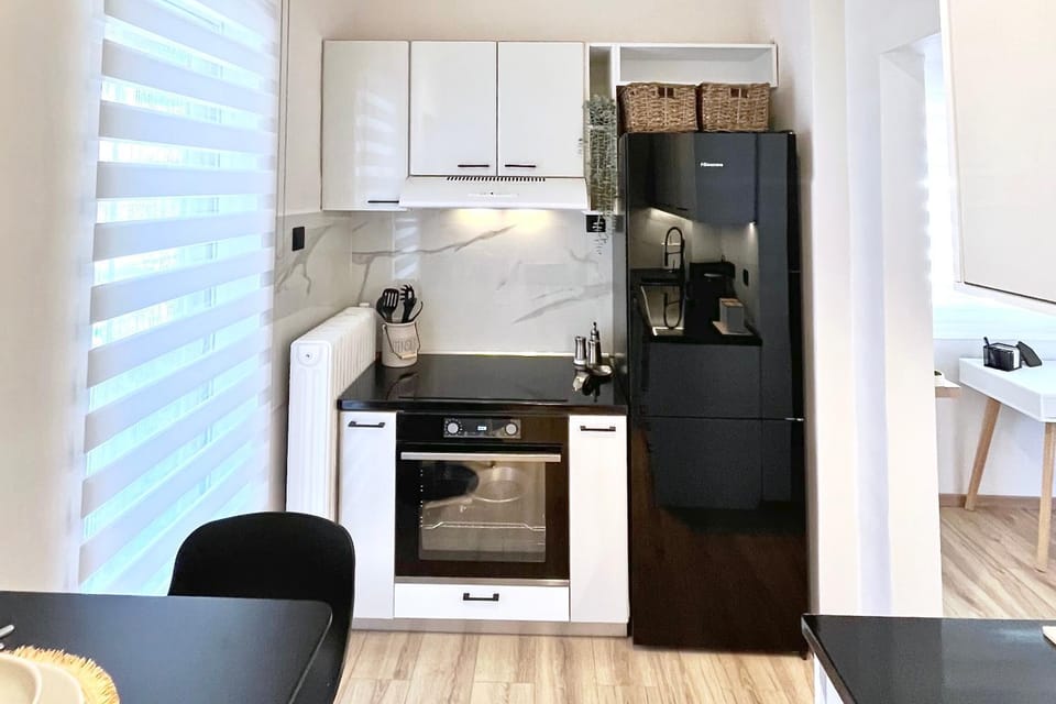 Coffee/tea facilities, dishwasher, stove