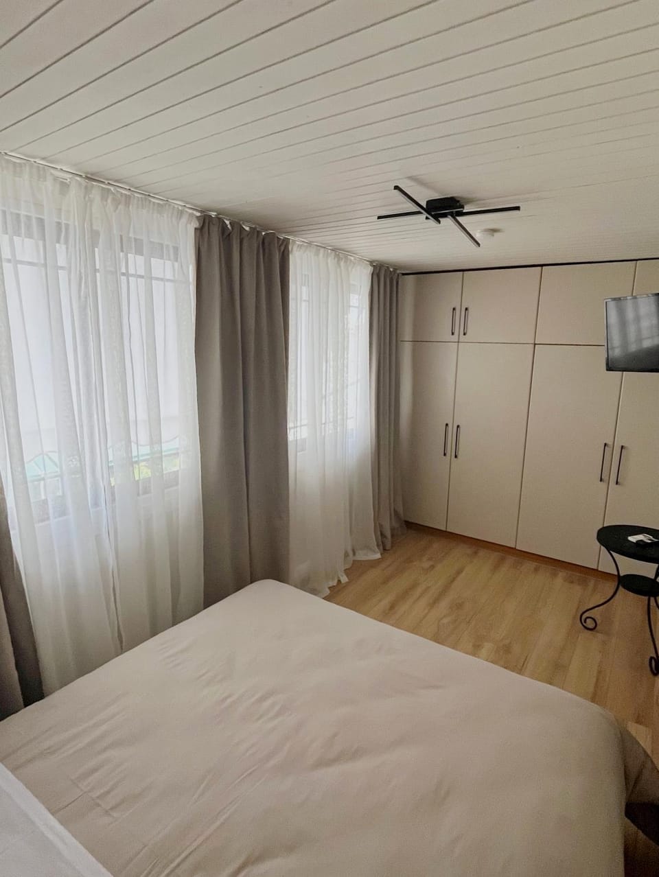 Bed, TV and multimedia, Bedroom, wardrobe