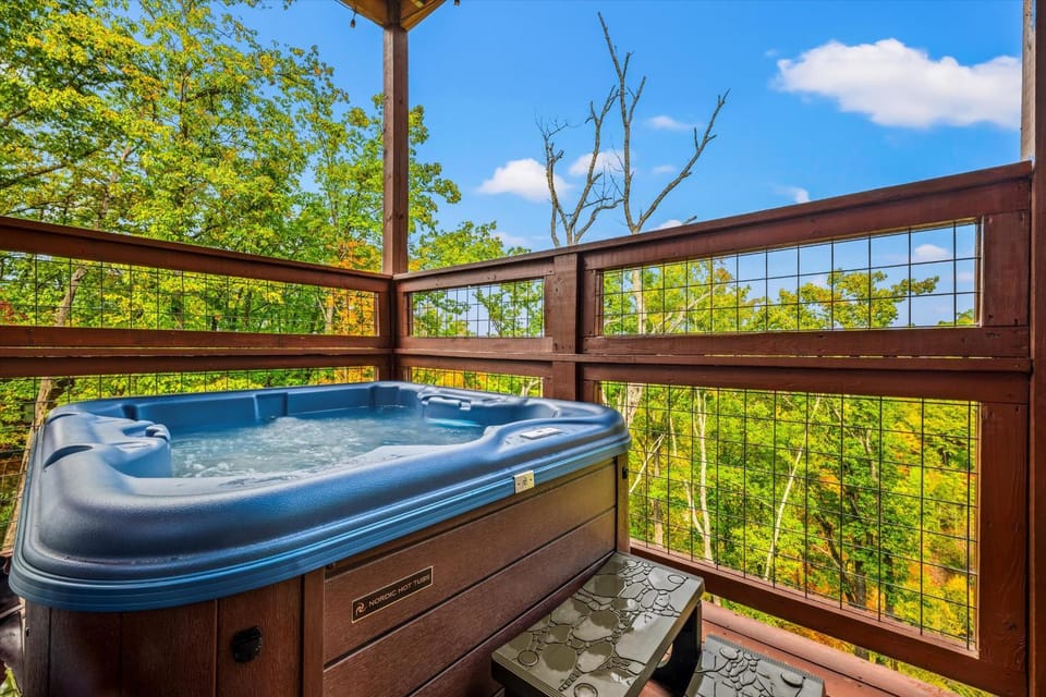 New Listing Special - Epic Views - Hot Tub-Dogs Welcome House in Gatlinburg