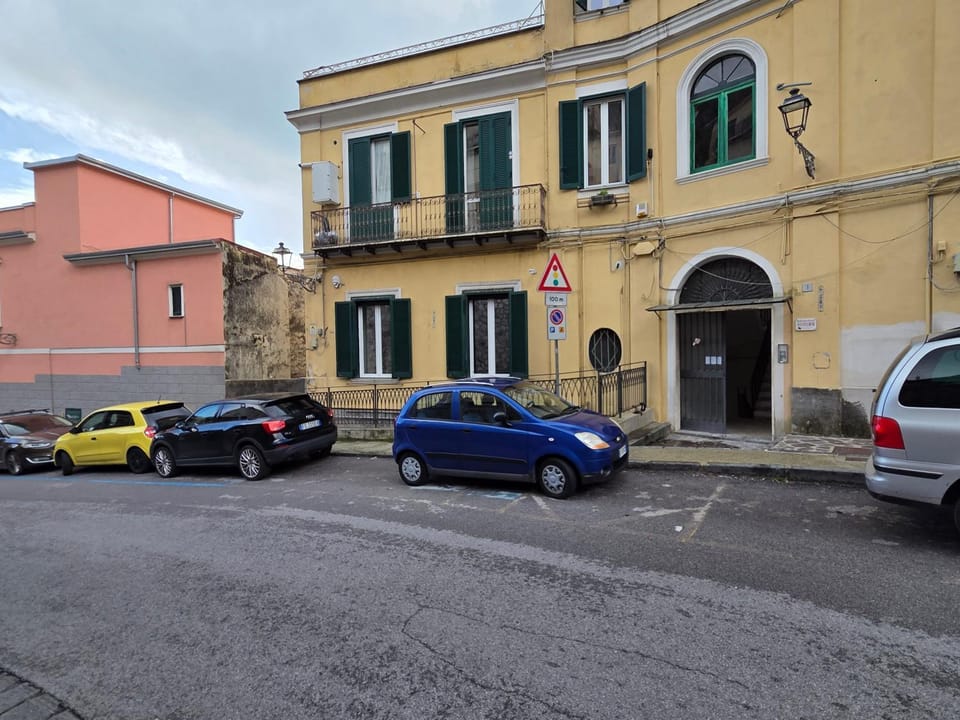 Property building, Street view, Location