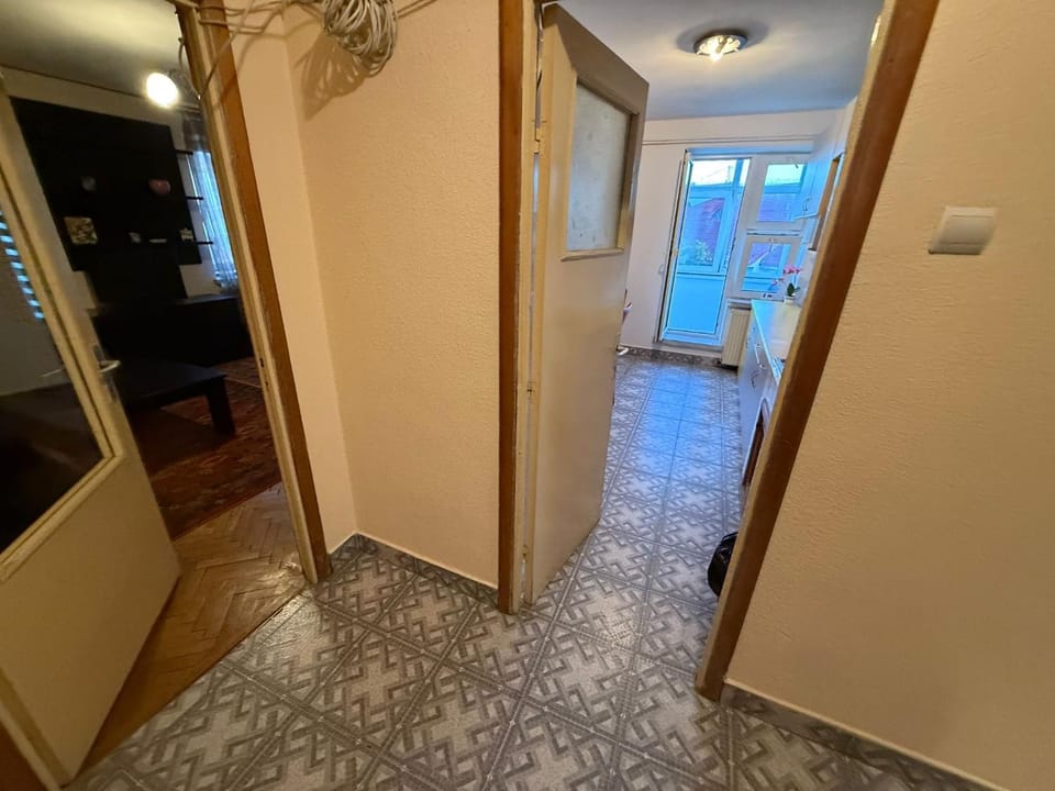 Apartament decomandat , 2 camere Apartment in Craiova