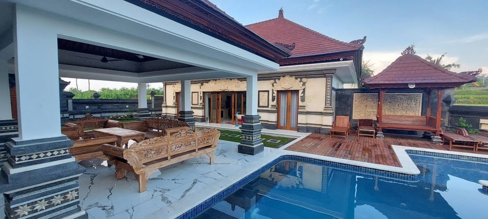 Property building, Patio, Day, Balcony/Terrace, Seating area, Pool view, sunbed