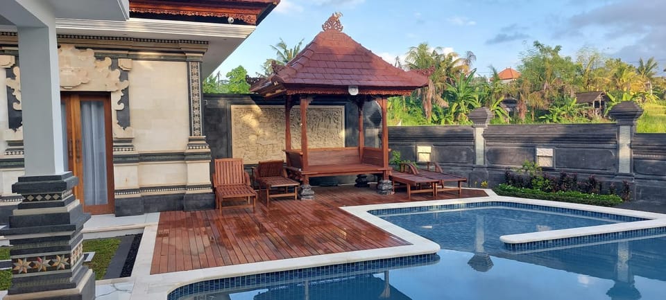 Property building, Patio, Day, Natural landscape, Garden, Garden view, Pool view, Swimming pool, sunbed