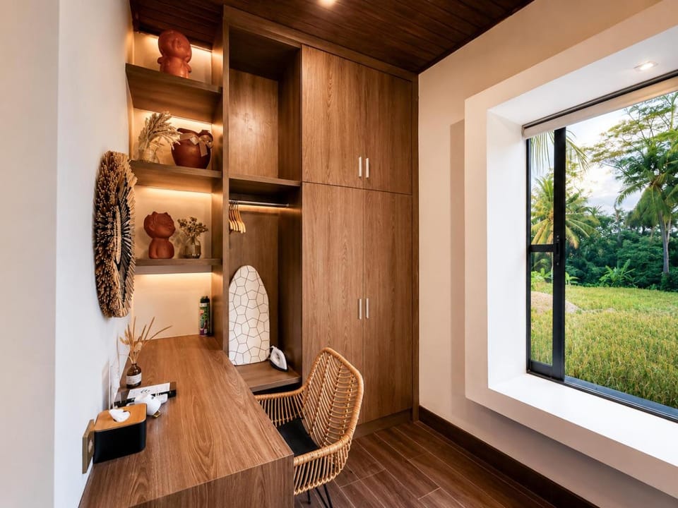 Mahandita Uma I Private Pool Villa Ricefield View Apartment in Sukawati