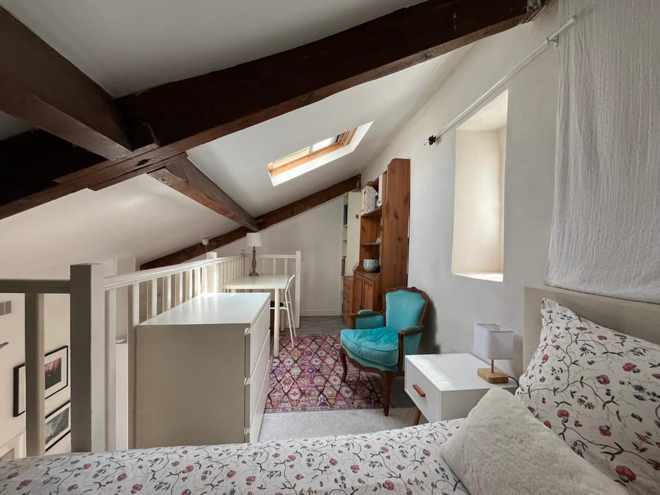 Joli petit duplex lumineux et au calme Apartment in Paris