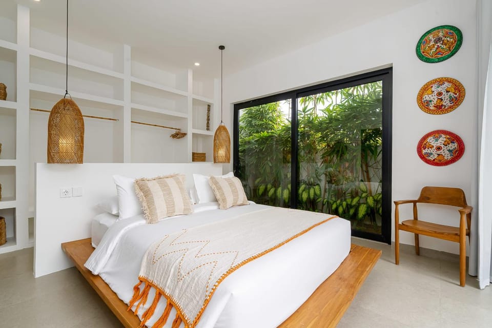 Bed, Photo of the whole room, Bedroom