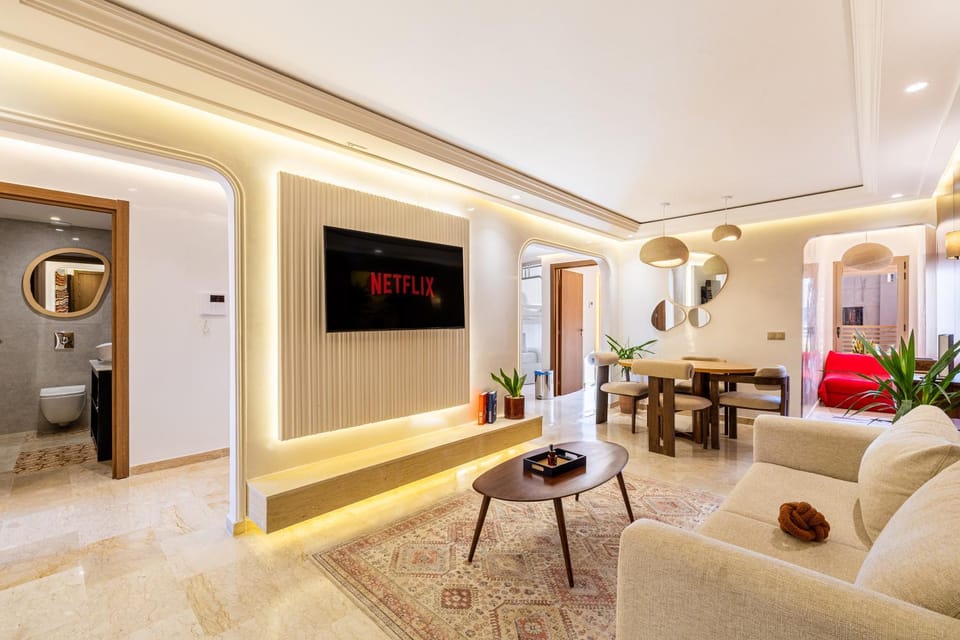 TV and multimedia, Living room, Seating area, Dining area