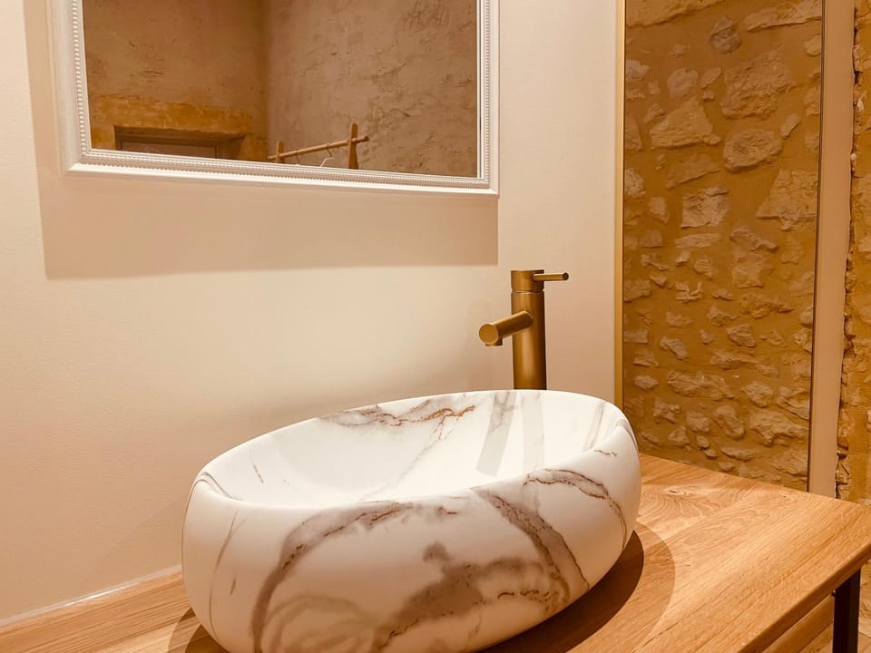 La Maison du Rocher Bed and Breakfast in Nouvelle-Aquitaine