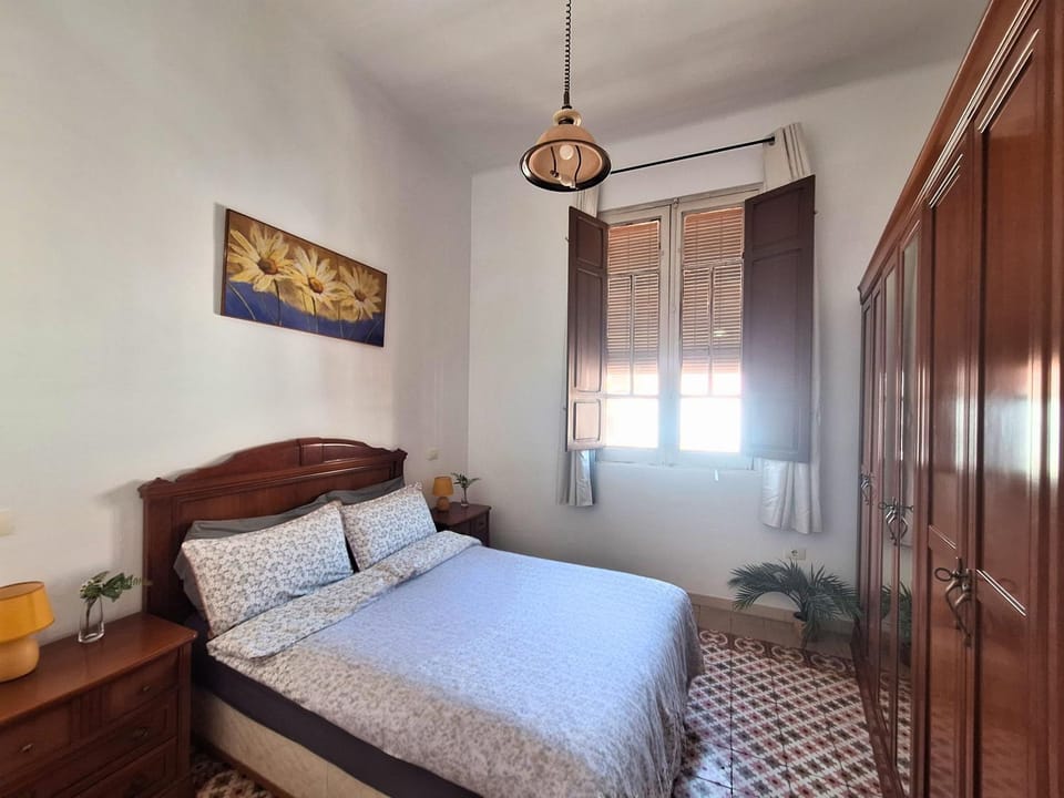 Bed, Photo of the whole room, Bedroom, wardrobe