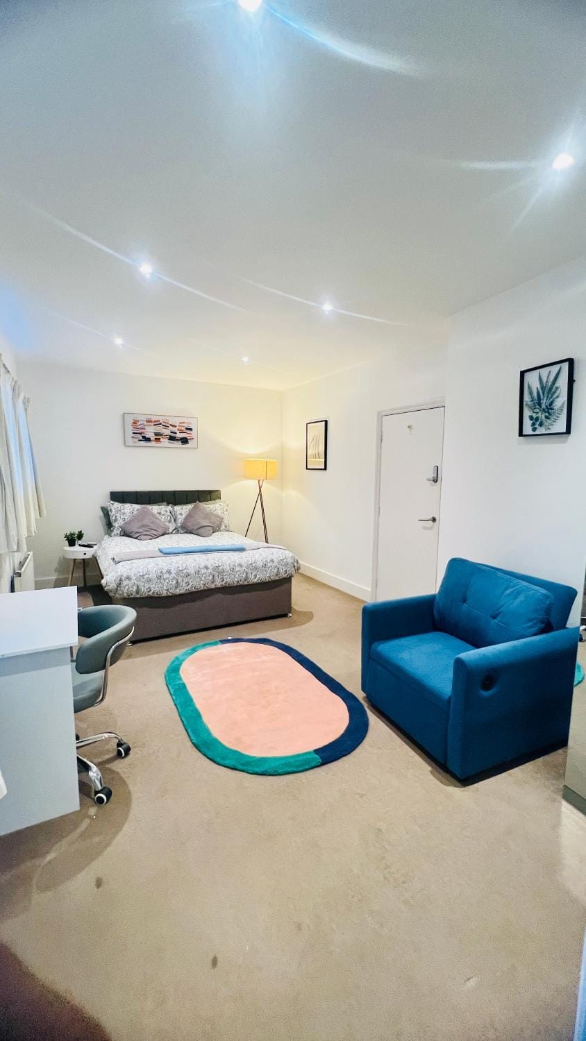 City Luxury Penthouse with Living Area & Rooftop Terrace Apartment in London Borough of Hackney