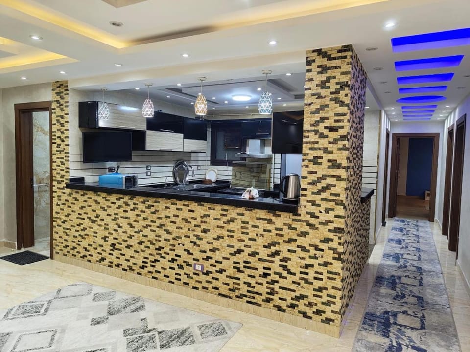 TV and multimedia, Kitchen or kitchenette, minibar, oven, stove