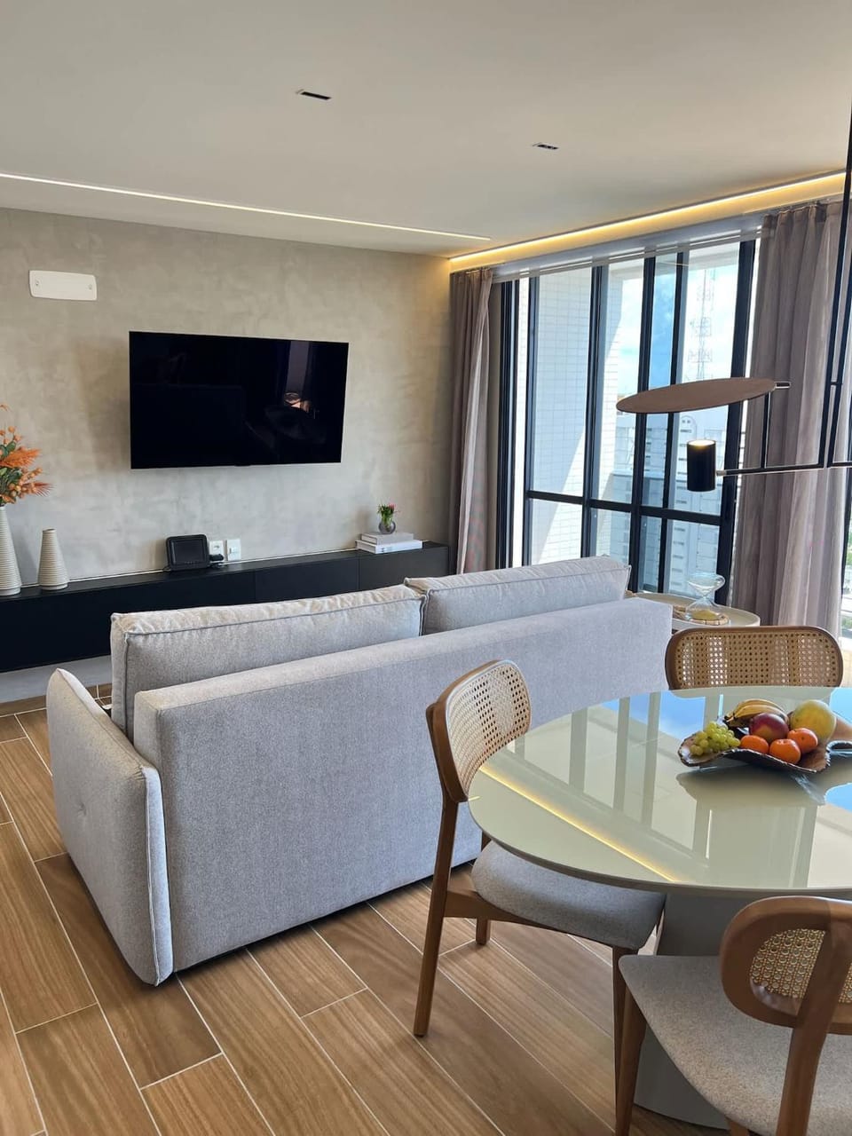 Communal lounge/ TV room, Living room, Seating area, Evening entertainment