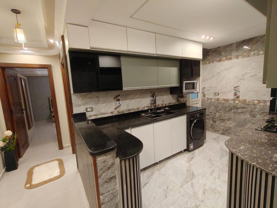 Kitchen or kitchenette, washing machine, kitchen