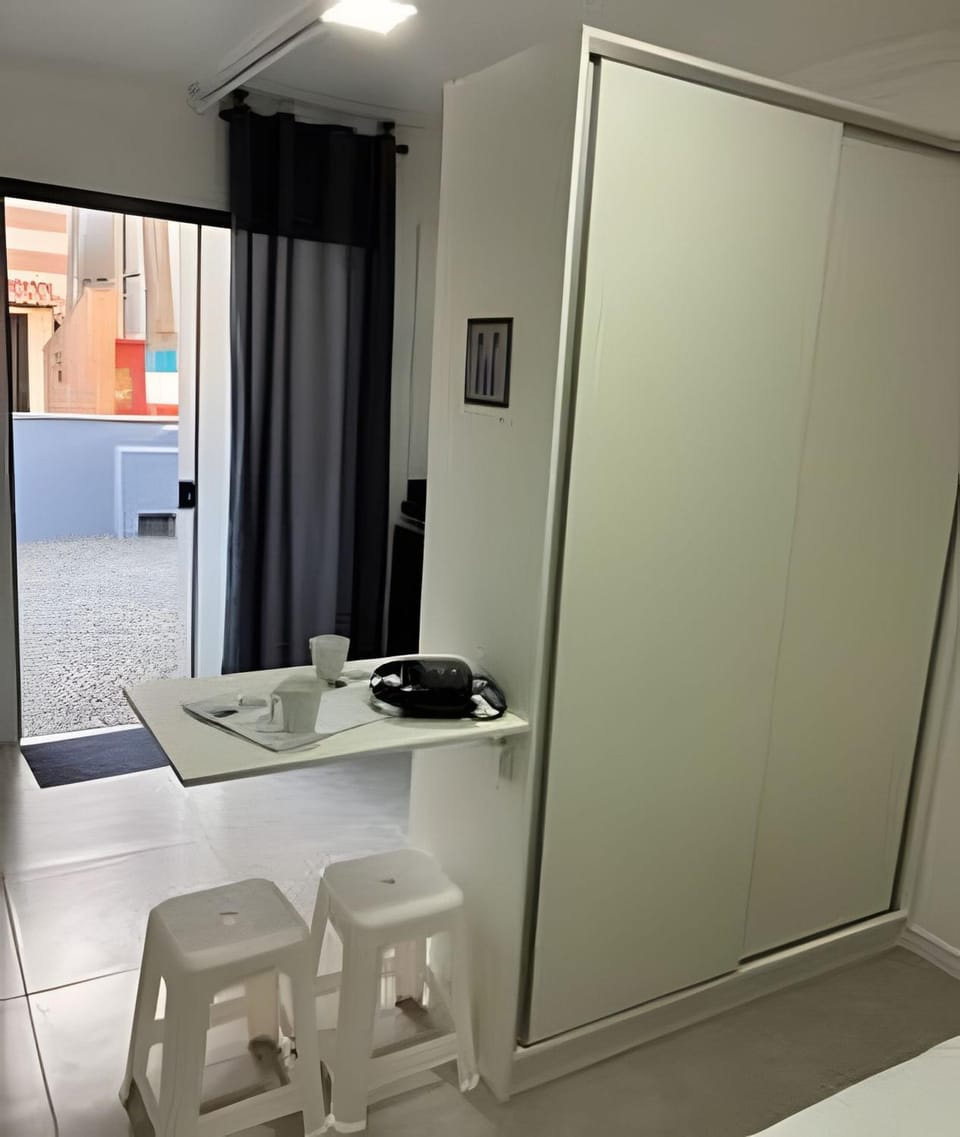 Kitchen or kitchenette, Bedroom