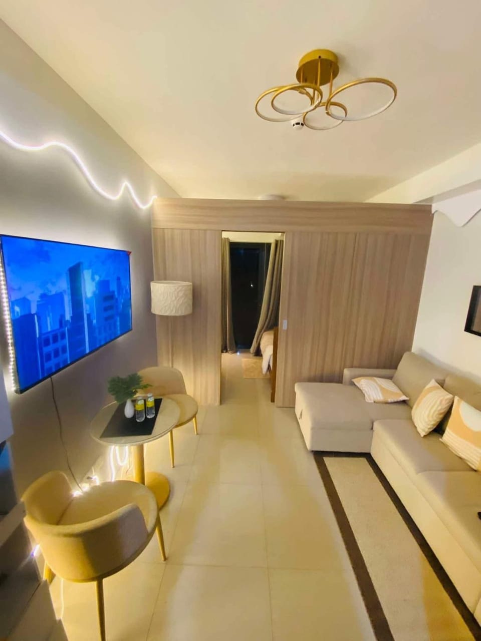H&M staycation Shore 2 tower 2 Apartment hotel in Pasay