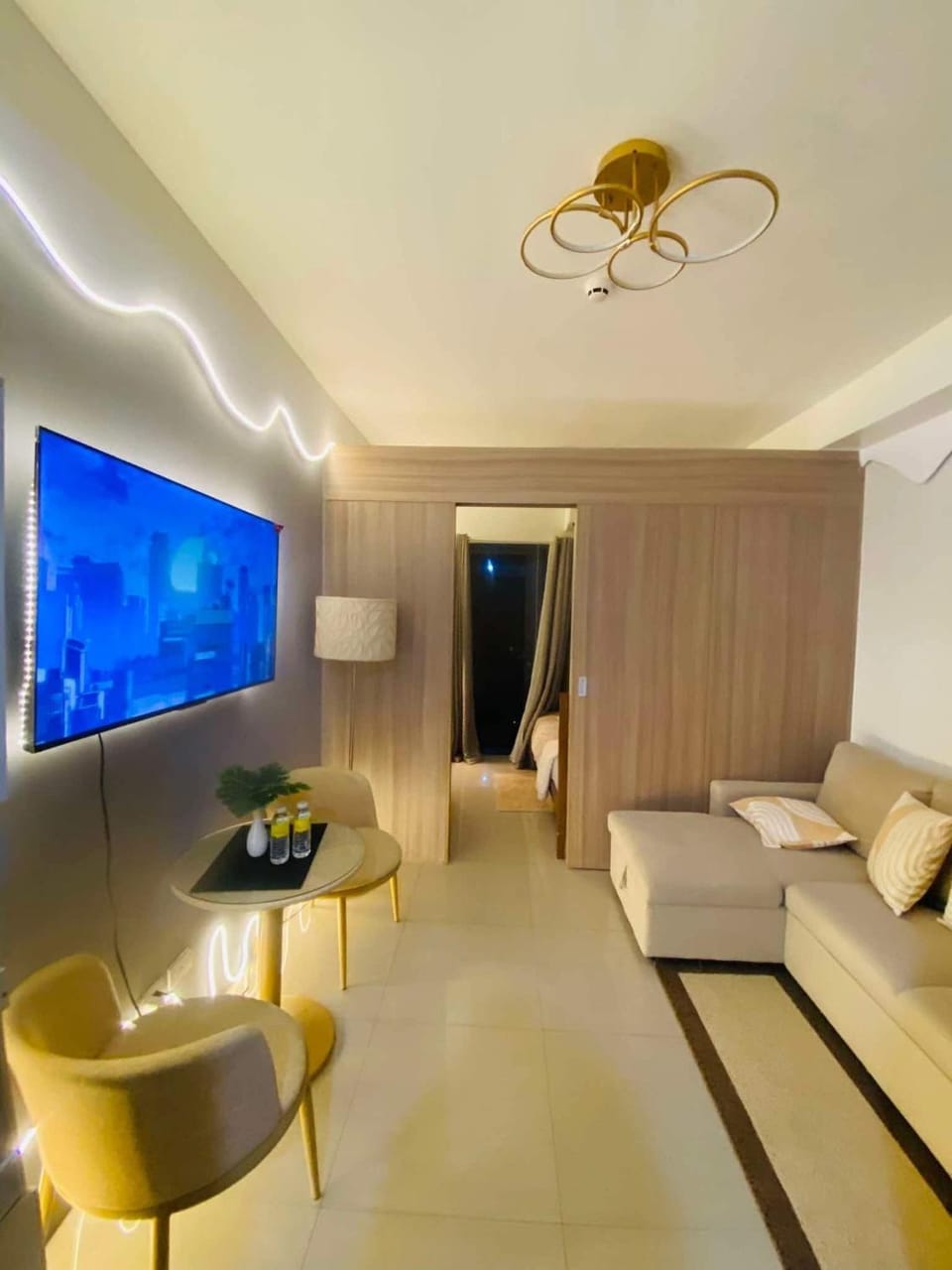 H&M staycation Shore 2 tower 2 Apartment hotel in Pasay