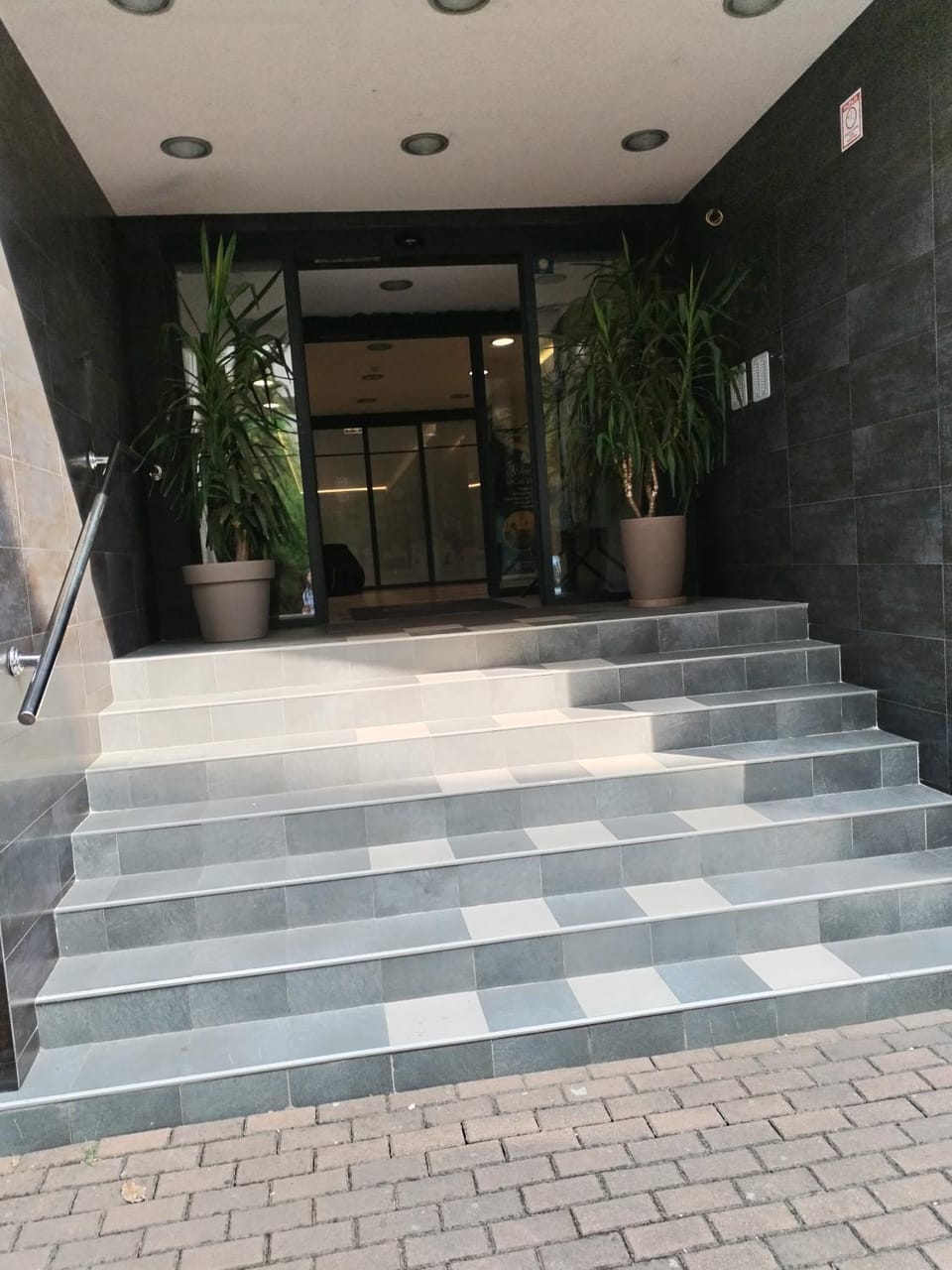 Facade/entrance