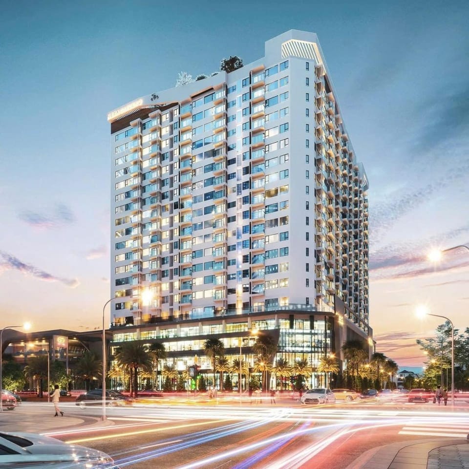 Property building, Day, Neighbourhood, City view, Street view, Location, Parking