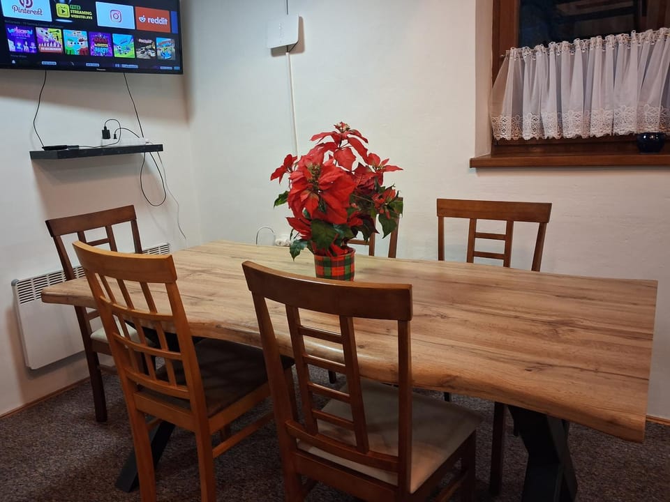 TV and multimedia, Dining area