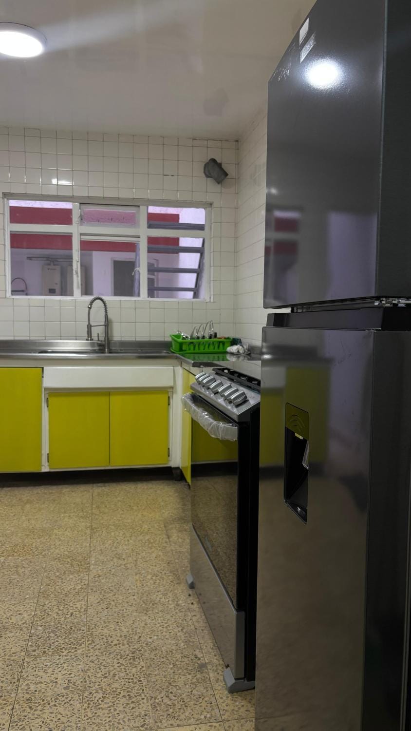 Hostal Kahlo - 1 Bed in men's dorm 1 cama en dormitorio compartido de hombres Bed and Breakfast in Mexico City