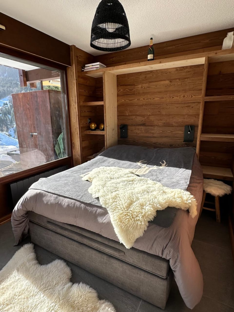 Bed, Bedroom