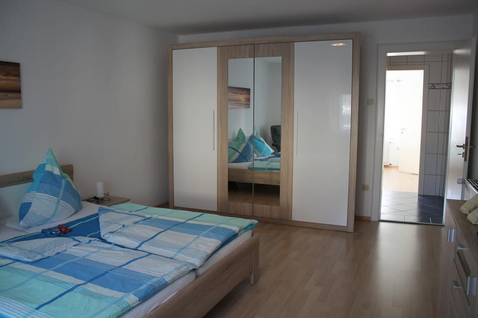 Day, Photo of the whole room