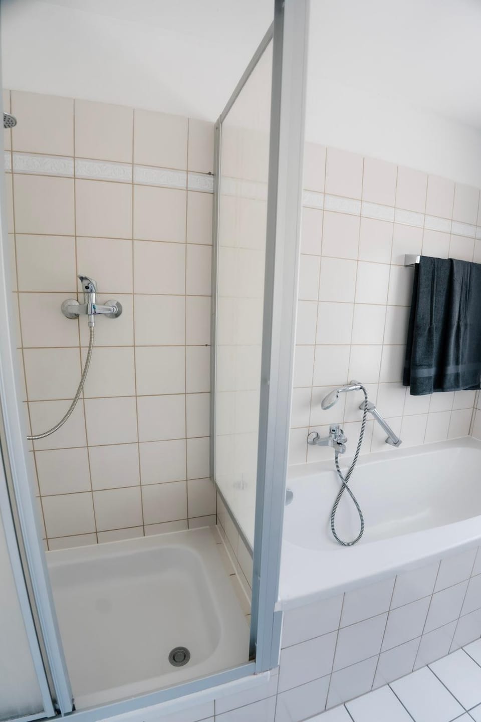 Shower, Bathroom, Bath, towels