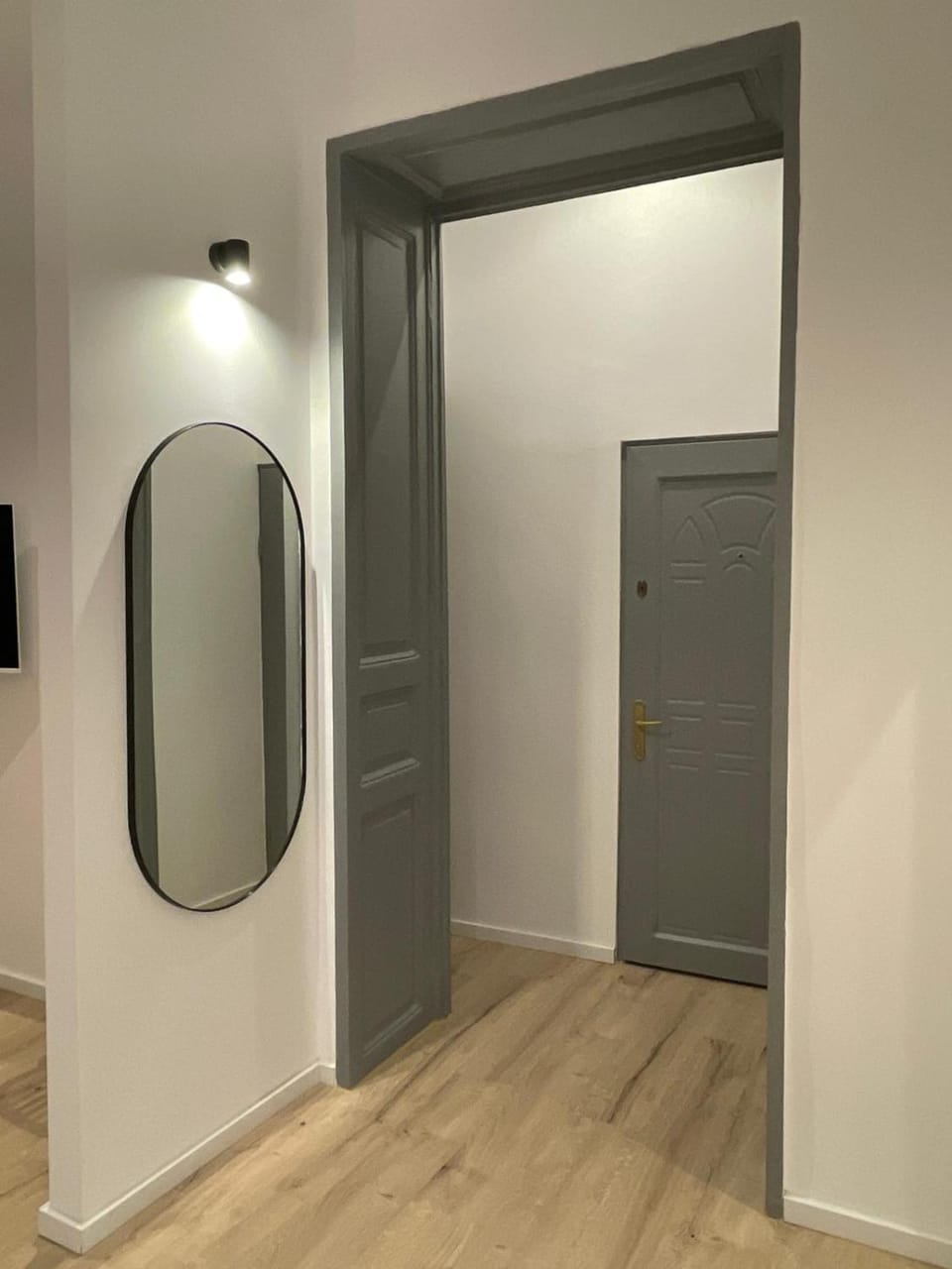 A Calea Victoriei Icon Apartment in Bucharest