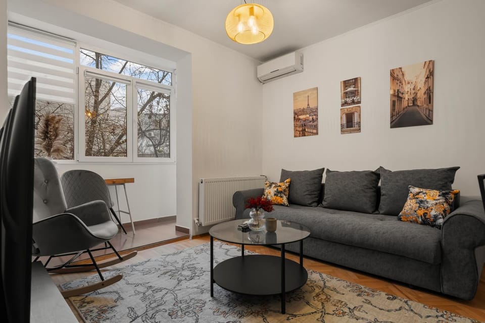 Old Town Nest Apartment in Bucharest