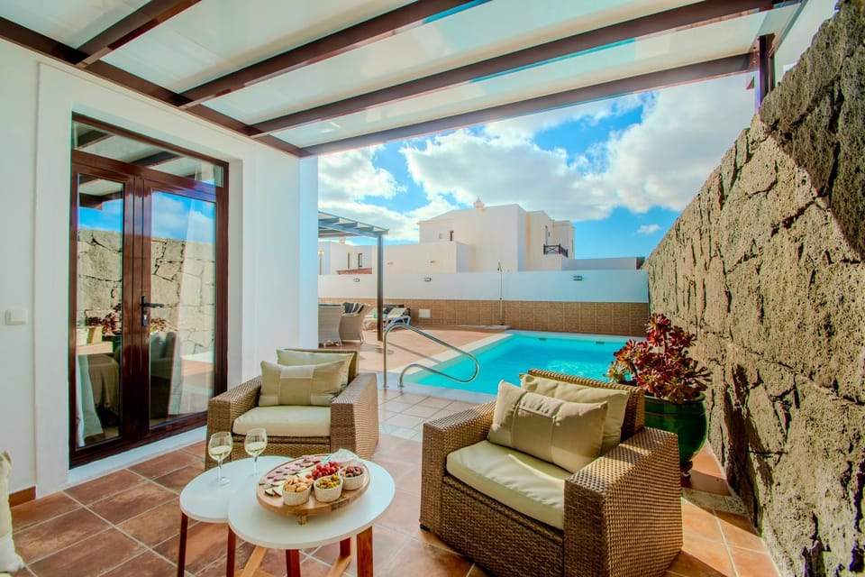 Property building, Pool view, Swimming pool, Swimming pool