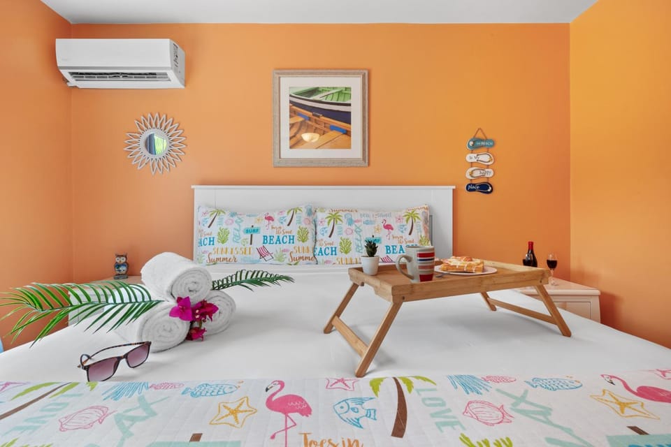Bedroom, air conditioner