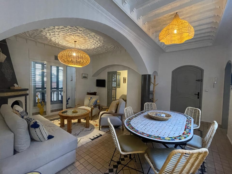 Living room, Dining area