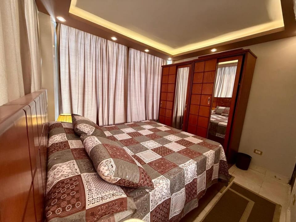 Modern Rooftop Suite Close to the Pyramids, Fully Equipped Apartment in Egypt