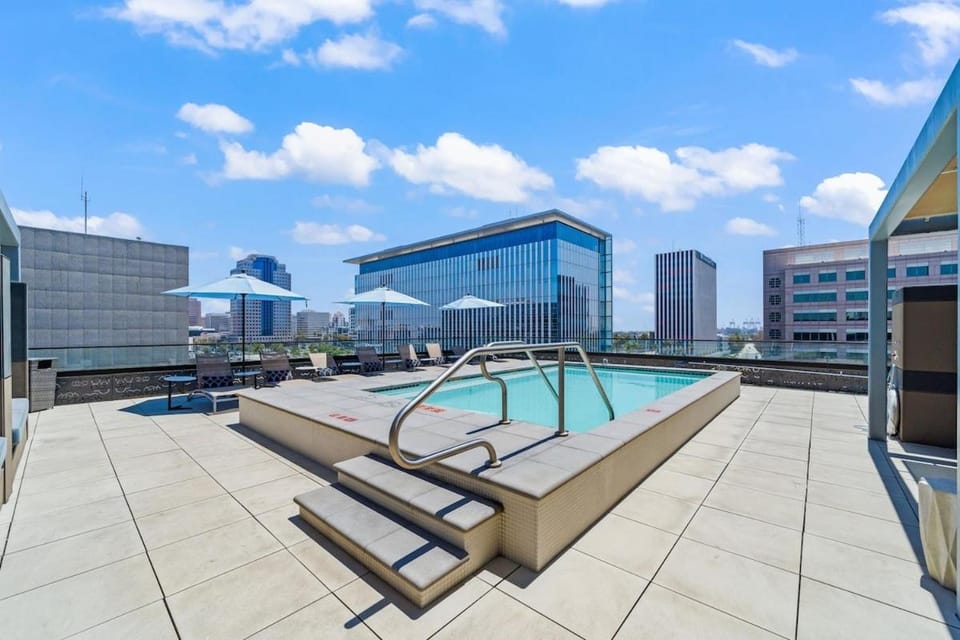 Modern Getaway Heart of Long Beach Apartment in Long Beach