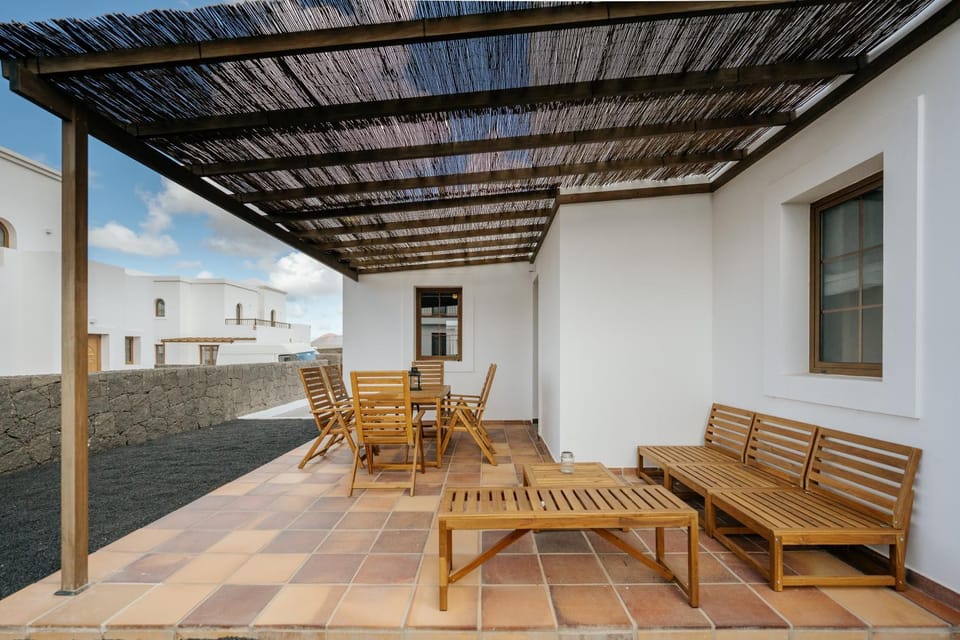 Patio, Balcony/Terrace, Seating area