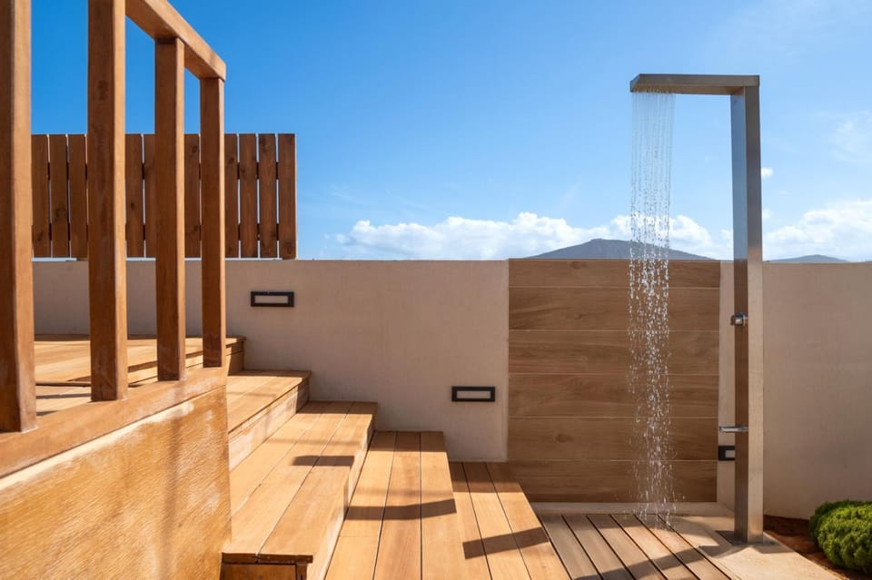 Blue Essence Seaside Villa and Suite Apartment in Crete