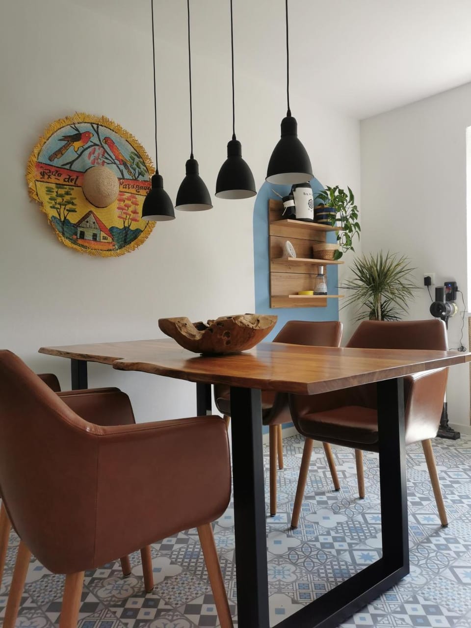 Dining area, kitchen