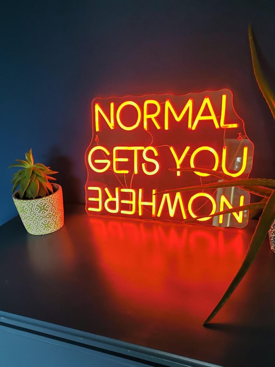 Living room, Text overlay