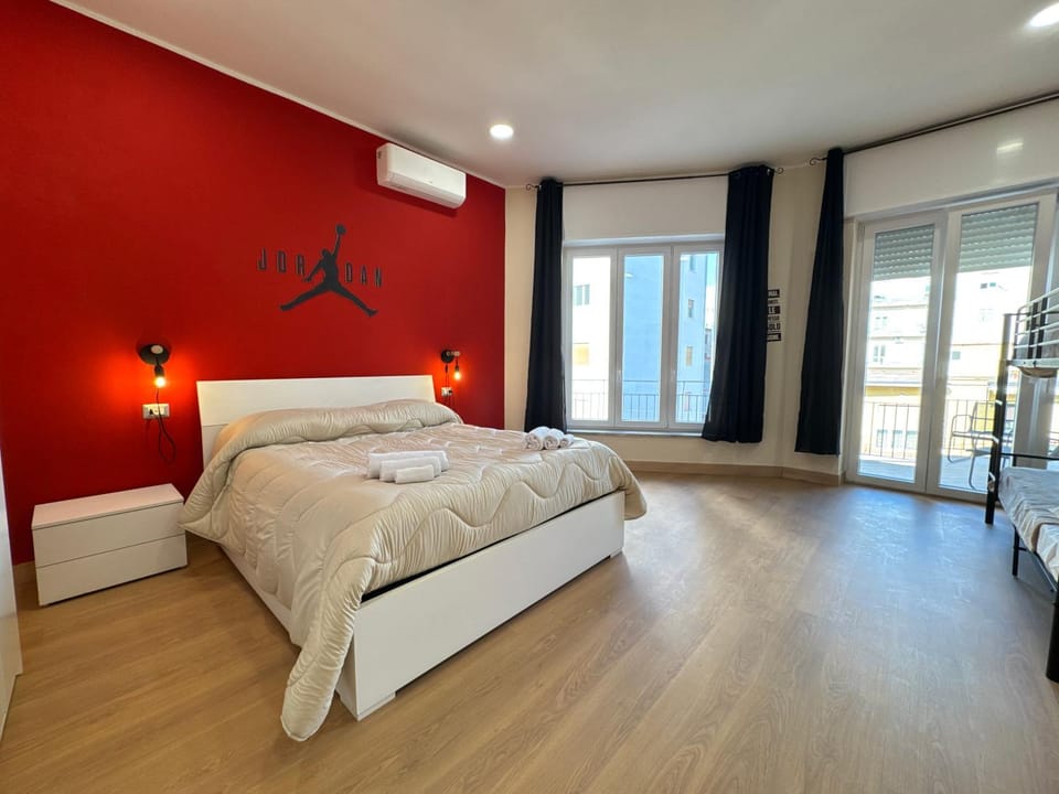 Bed, Photo of the whole room, Bedroom, air conditioner