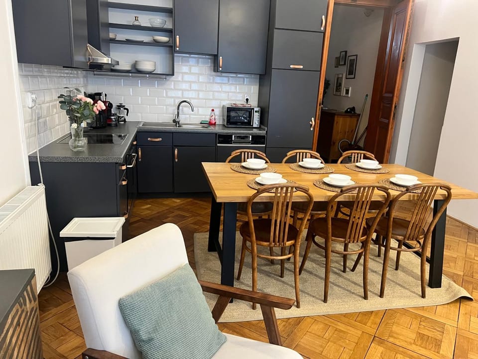 Kitchen or kitchenette, Dining area, Communal kitchen, kitchen