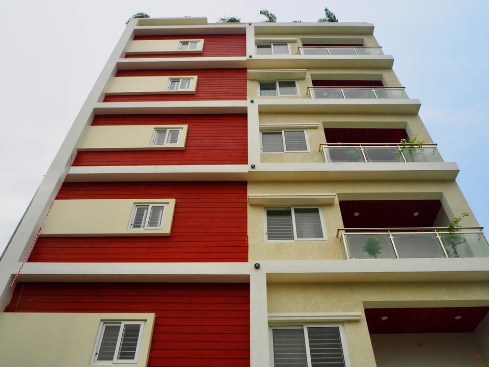 Property building, Patio, Facade/entrance