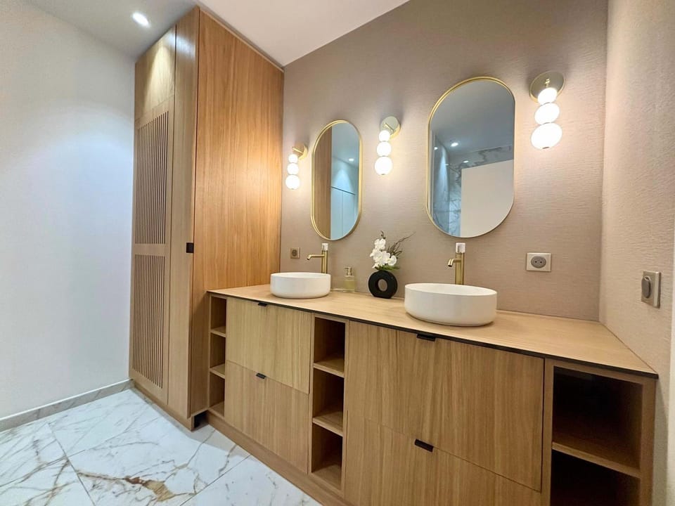 SCARLETT 4 Bedroom next to the Croisette Apartment in Cannes