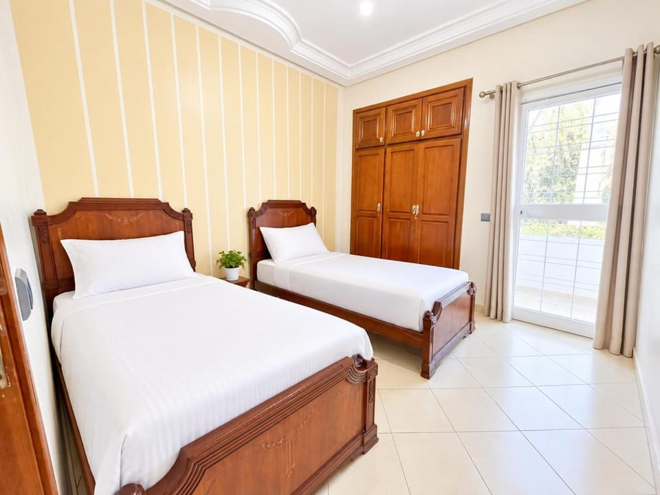NEW Downtown 2BR Apartment 3 Beds AC, Wi-fi, Terrace With View Apartment in Fes