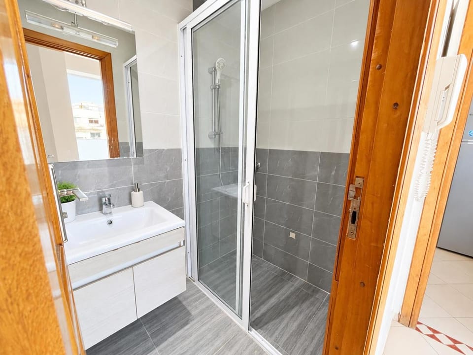 Shower, Bathroom