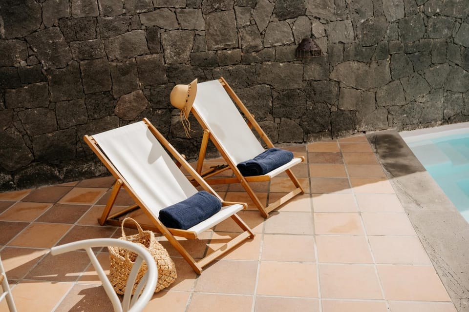 Day, Swimming pool, sunbed