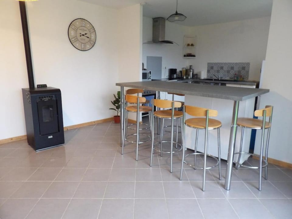 Dining area, pet friendly