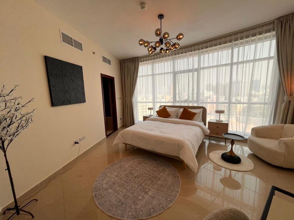 Stunning Beachfront apartment, full Sea view! Pool, Gym, Sauna, Jacuzzi Apartment in Ajman