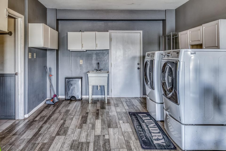 Two Waters Retreat House in Texas City