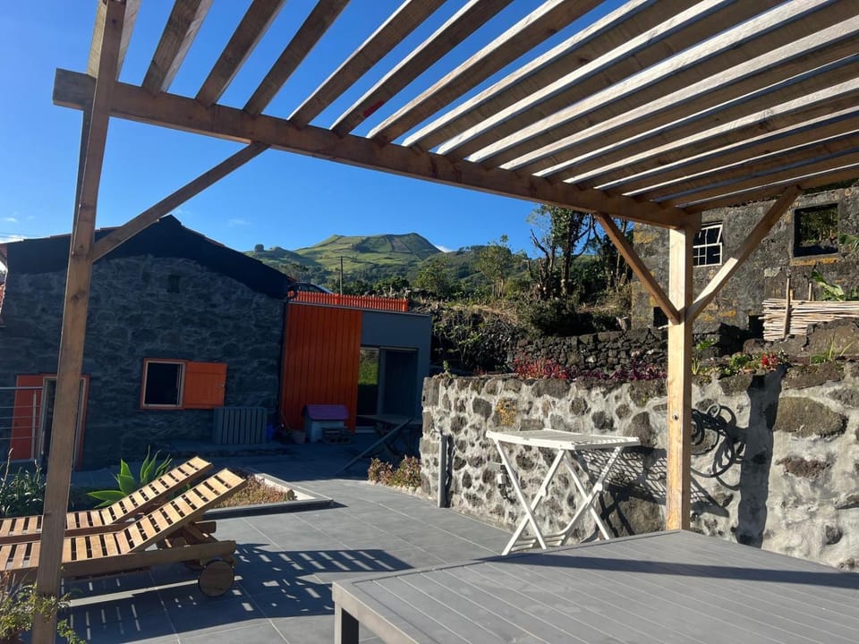 Balcony/Terrace, Mountain view