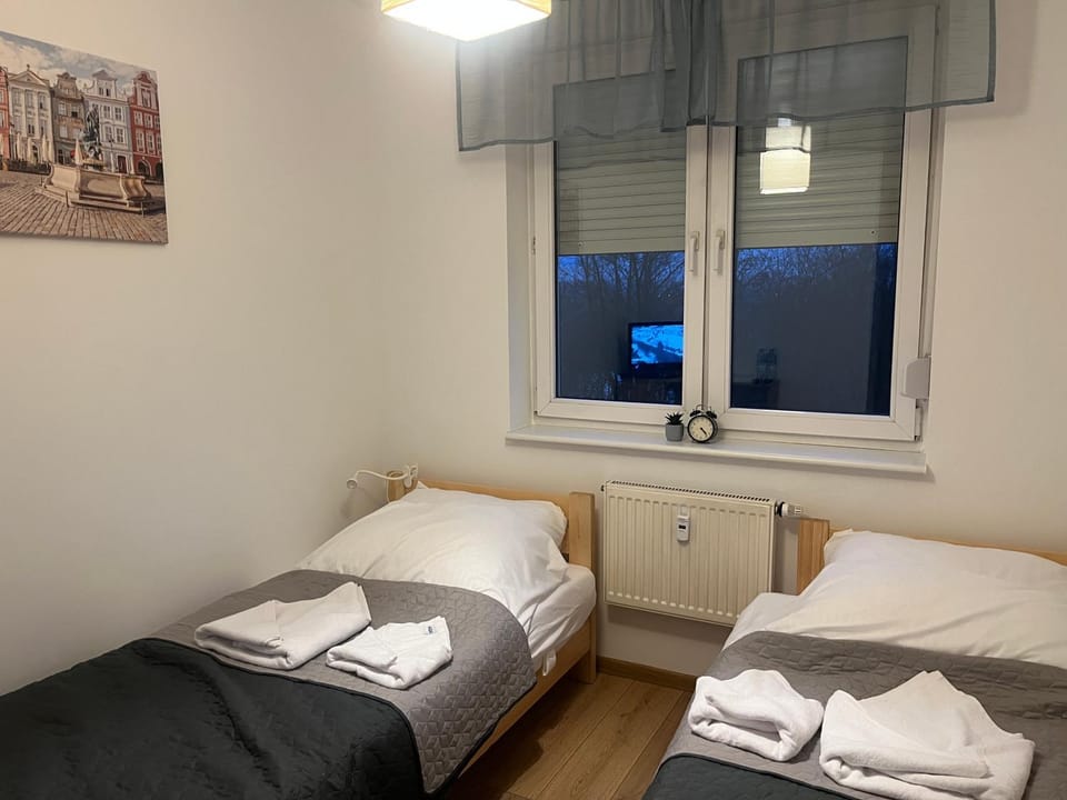 Dom Tobie bliski APARTAMENT W PARKU WARTA PRYWATNA KUCHNIA ŁAZIENKA PARKING Vacation rental in Poznan